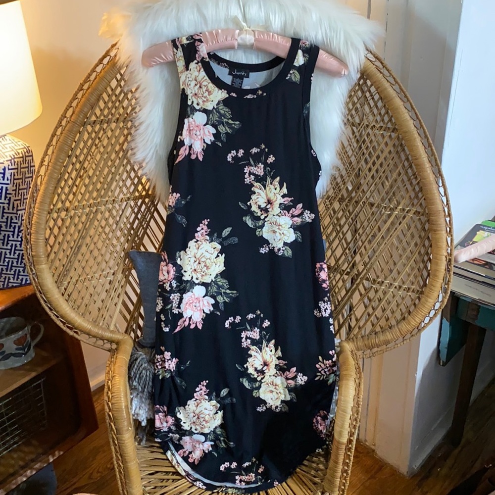Fits nice and tight. Comfortable.